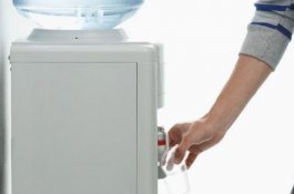 Minum Air dari Dispenser Bisa Bikin Sakit?