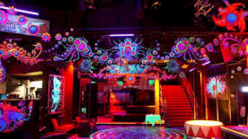 Bisa Joget Sambil Indehoy, Klub Seks di Berlin Dilanda Bakteri Menakutkan