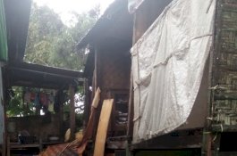 Angin Puting Beliung Terjang Rumah Warga di Barru