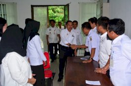 Hari Pertama Masuk Kerja, Wakil Bupati Sidrap Pantau Kompleks SKPD