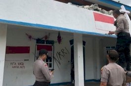 Kantornya Dicap Merah Putih, KKB: 