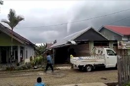 Penampakan Pusaran Angin Puting Beliung di Luwu
