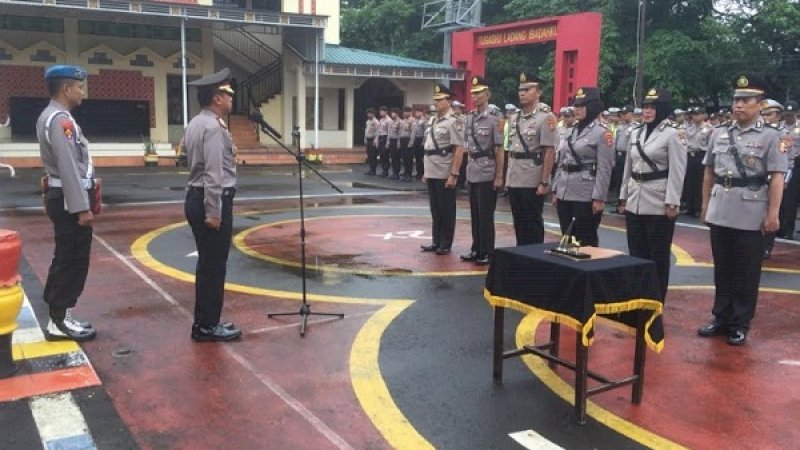 Suasana sertijab pejabat baru setingkat Kasat, Kabag dan Kapolsek di lingkup Polres Takalar.