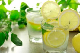 Manfaat Air Lemon untuk Maag