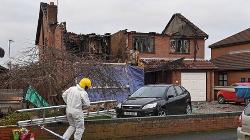 Rumah Billy Hicks di Kirton, Lincolnshire, Inggris, terbakar.