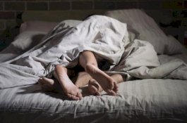 Mengapa Seks Lebih Nikmat pada Malam Hari?