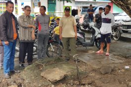 Pantau Aksi Jumat Peduli, Wawali Parepare Instruksikan Pengerukan Drainase