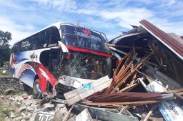 Bertabrakan Bus Borlindo di Luwu, Sopir Pikap Pengangkut Ikan Tewas