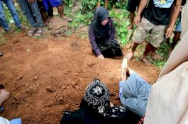 Caleg Tanggung Biaya Pemakaman dan Lunasi Hutang Korban Setrum