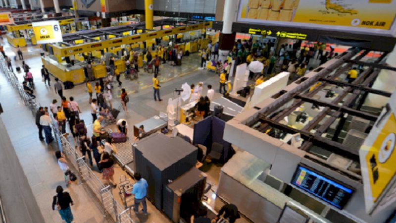 Suasana di bandara di Bangkok.