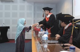 Kisah Perjuangan Nurdiati, Guru SD di Barru yang Raih Gelar Doktor