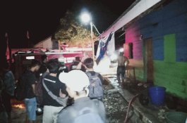 Indekos Disamping SDN 17 Benteng Nyaris Ludes Diamuk Api