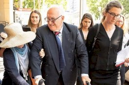 Di Pengadilan, Dokter Pemerkosa 15 Pasien Tertawa, 