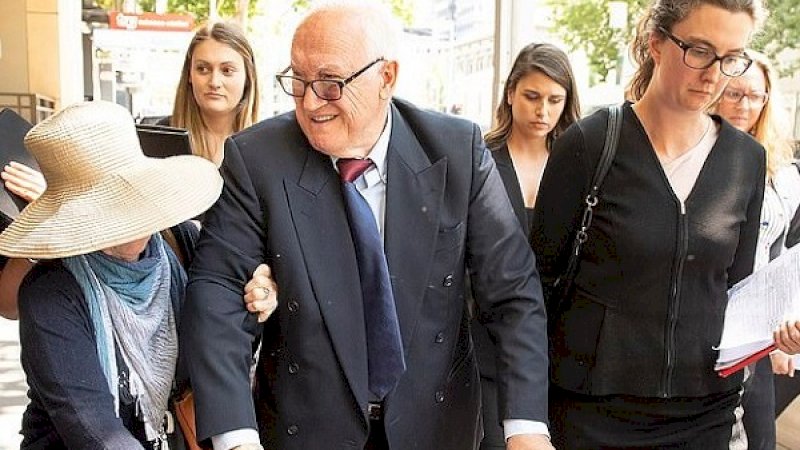 Con Kyriacou usai diperiksa  di Melbourne Magistrates Court, Senin (7/1/2019).