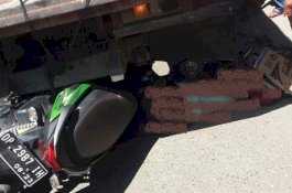 Truk Mundur Saat Menanjak, Pengendara Motor Tewas Terlindas