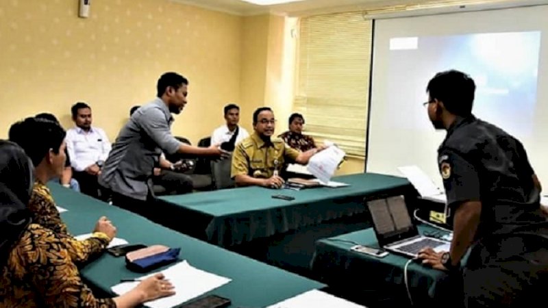 Gubernur DKI Jakarta Anies Baswedan saat diperiksa Bawaslu.