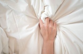 Ini Tandanya Suami Puas Berhubungan Seks dengan Istri