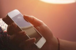 5 Zodiak Ini Paling Jago Cuekin WhatsApp, Pacar Kamu Diantaranya?