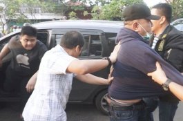 Tabrak Motor Petugas Kejaksaan, Penangkapan Mantan Ketua DPRD Berlangsung Dramatis