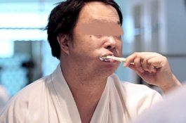 Pria Ini Tak Sengaja Telan Sikat Gigi saat Bersihkan Tenggorokan