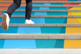 Kalahkan Gym, Ini Manfaat Mengejutkan Naik Turun Tangga Setiap Hari