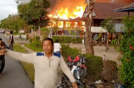 Rumah Perias Pengantin Terbakar di Pinrang, Pemilik Rugi Rp1 Miliar