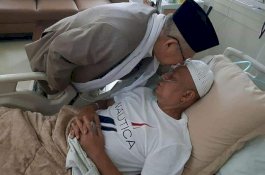 Ustaz Arifin Ilham Akan Dibawa ke Malaysia, Rhoma Irama Dilarang Dokter Bertemu
