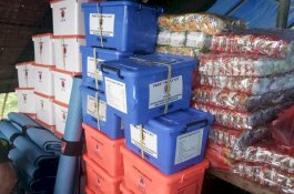 BPBD Salurkan Bantuan untuk Korban Puting Beliung di Bone