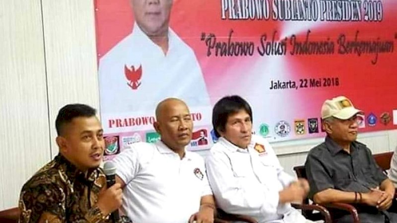 Bagus Bawana Putra (kiri) dalam sebuah kegiatan beberapa waktu lalu.