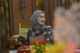 Begini Gaya Indah Saat Hadiri Malam Mappacci Putra NA