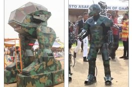 Lihat! Robot Tank Berjalan Dipamerkan di Ghana