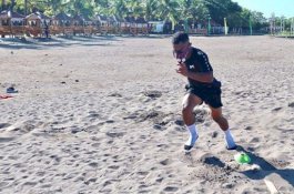 Ardi Idrus Posting Foto Lagi Latihan di Makassar