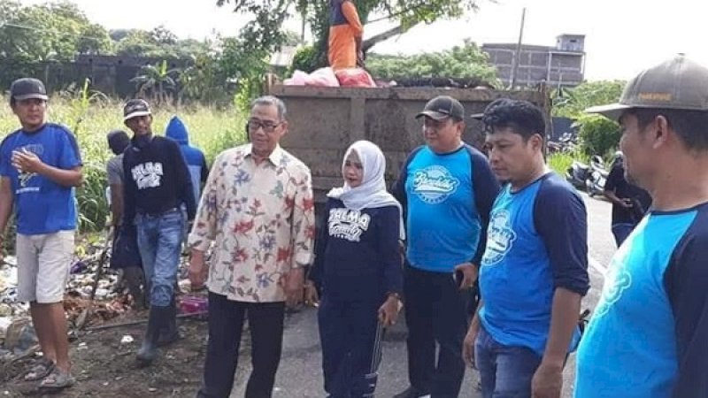 Wakil Wali Kota Parepare, H Pangerang Rahim, saat memantau kerja bakti di Kecamatan Bacukiki, Jumat (1/11/2019).