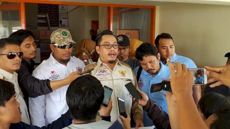 Panglima PAS08 Sulsel, Ryan Latief, saat diwawancara awak media.