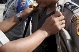 Polisi Ini Dipecat karena Mencuri Sapi Warga