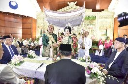 Maharnya Segini, Prosesi Mappasikarawa Uji-Gunya Diiringi Gendang Paturung