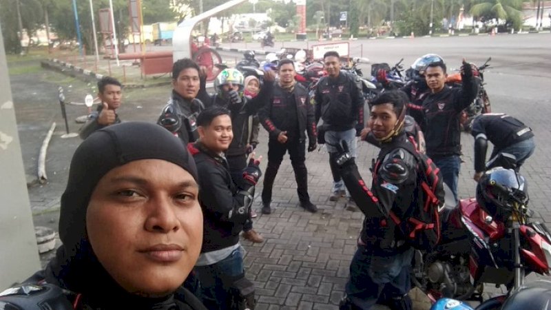 Personel New V-ixion Owners Club (NVOC) Makassar.