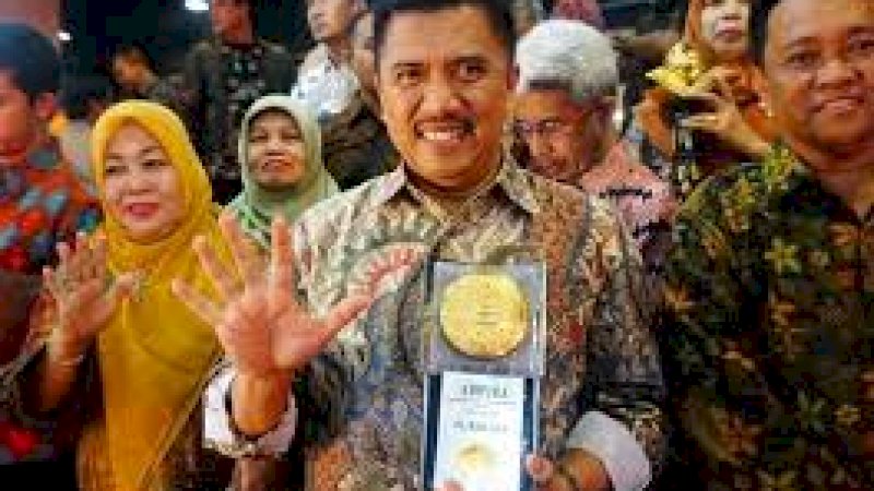 Maros Raih Piala Adipura Keenam