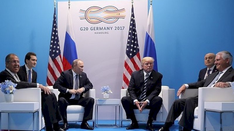 Presiden AS, Donald Trump saat menggelar pertemuan dengan Presiden Rusia, Vladimir Putin.