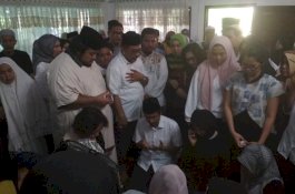 Ustaz Aziz Lantunkan Doa, Air Mata IAS dan Aliyah Mengucur Deras