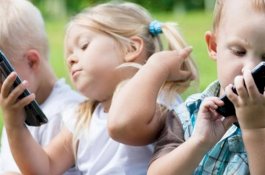 Tidak Selalu Buruk, Ini 3 Manfaat Gadget untuk Anak