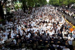 Polisi Adang Massa PA 212, Amien Rais: Saya Lihat Tanda-Tanda Langit