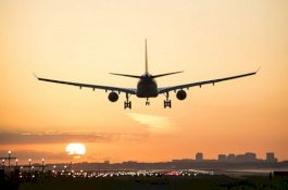 Asyik! Tarif Tiket Pesawat Turun hingga 60 Persen