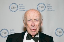 Komentarnya Dinilai Rasis, Gelar Kehormatan Penemu Molekul DNA James Watson Dicabut