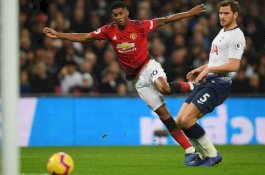 Babak Pertama: Manchester United Unggul 1-0 atas Tottenham Hotspur