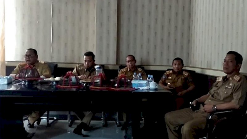 Sekretaris Daerah, Syafruddin Nurdin, bersama jajarannya, dalam kunjungan ke RSUD Lanto Dg Pasewang, Senin (14/1/2019).