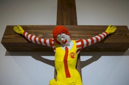 Patung McDonald Disalib di Museum Israel Bikin Marah Orang Kristen