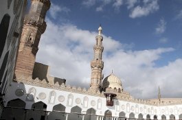 Mahasiswi Universitas Al-Azhar Dipecat Gegara Video Viral Ini