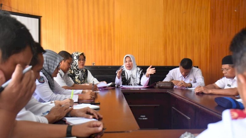 Suasana rapat persiapan program "Semalam di Desa".