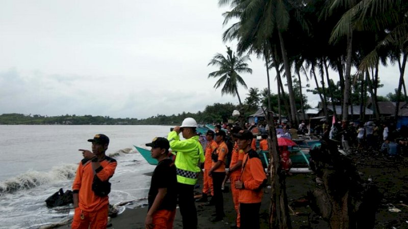 Pencarian warga Kampung Lambupeo, Kelurahan Pantai Bahari, Kecamatan Bangkala, Kabupaten Jeneponto.